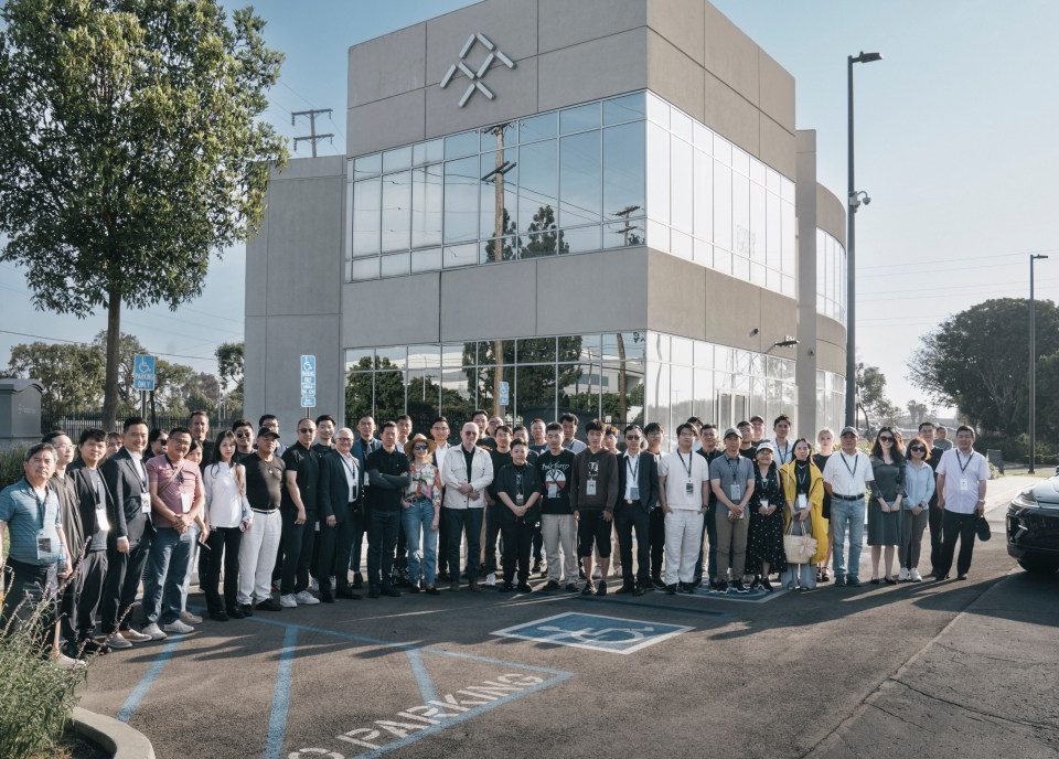 The Faraday Future building at 501 W 19th St which caught fire on September 28
