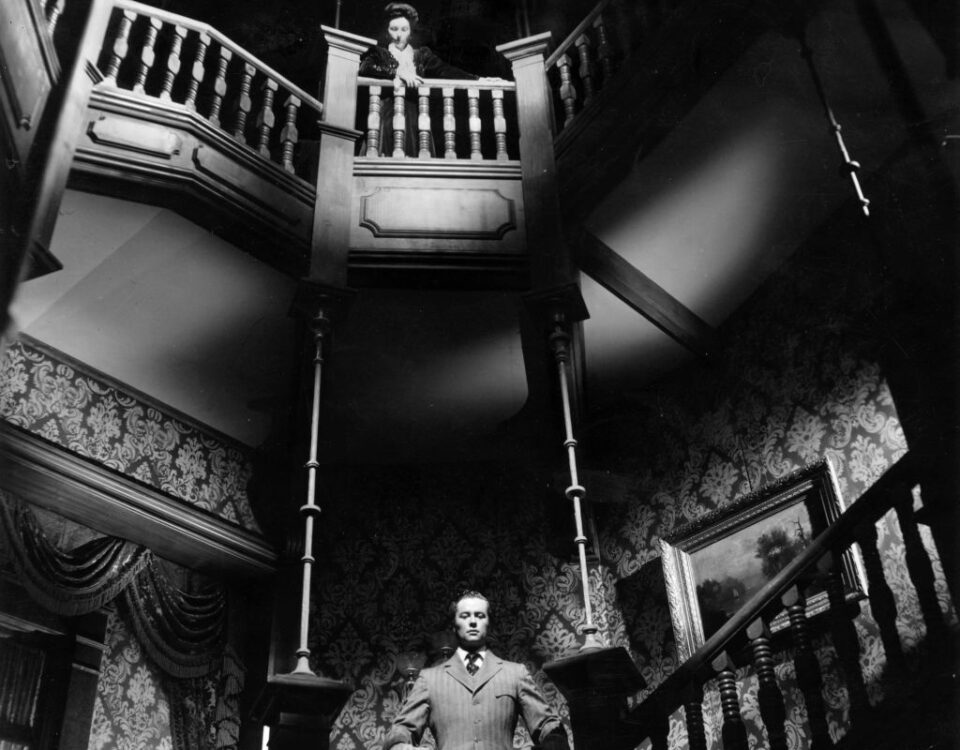 لماذا تعتبر شركة AMORMAND AMANTUP المدعومة من AMARSON MAING ORSON WELLES FAN FICTION؟