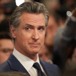 يوقع حاكم ولاية كاليفورنيا Newsom مشروع قانون السلامة من الذكاء الاصطناعى SB 53