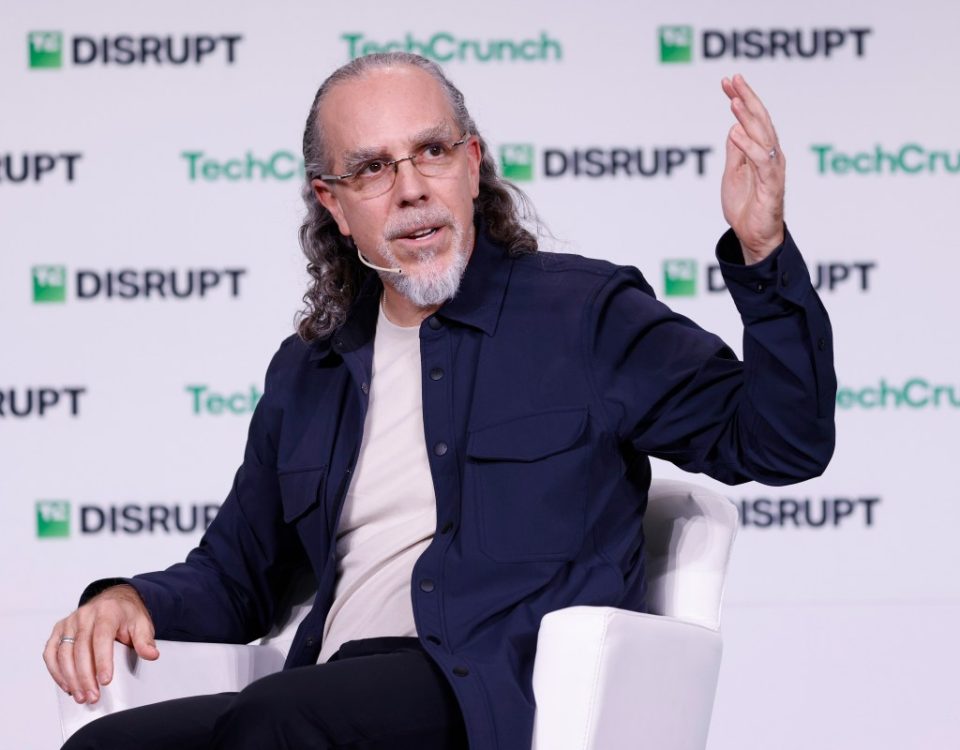 الرئيس التنفيذي لشركة Alphabet's X، أسترو تيلر، يتحدث عن ما يحقق النجاح