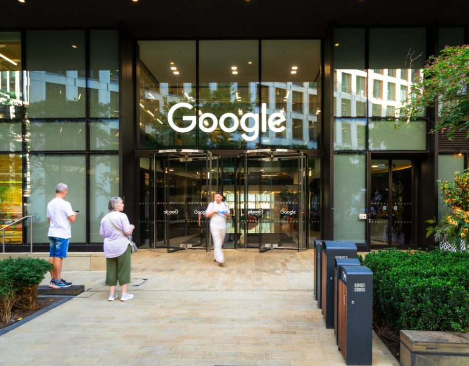 المملكة المتحدة تمنح بحث Google وضعًا خاصًا في السوق، مما يفسح المجال لأنظمة أكثر صرامة