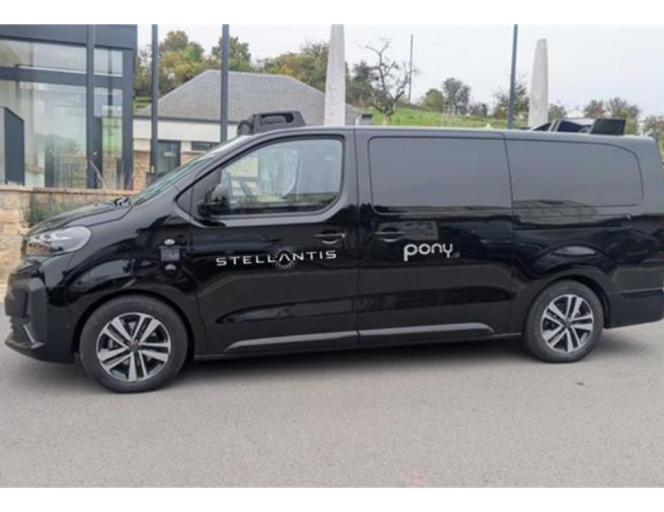تتعاون Stellantis مع Pony.ai لتطوير سيارات أجرة آلية في أوروبا