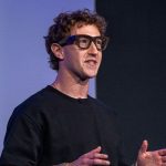 تراجع أسهم ميتا وسط زيادة الإنفاق على الذكاء الاصطناعي رغم تحقيق إيرادات قياسية