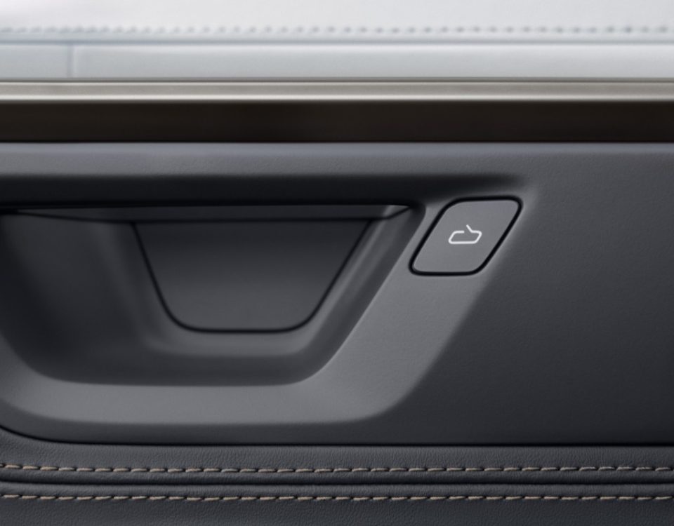 rivian next-gen r1s door latch