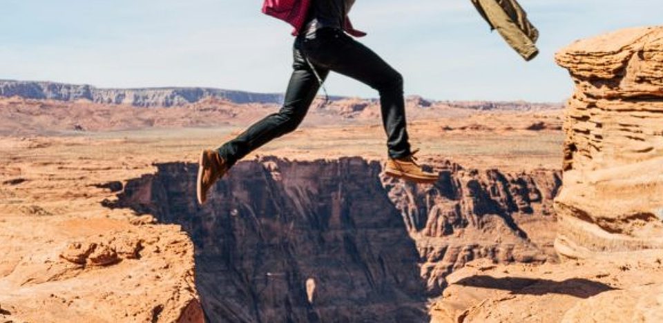 كيفية سد فجوة الثقة في الذكاء الاصطناعي داخل عملك