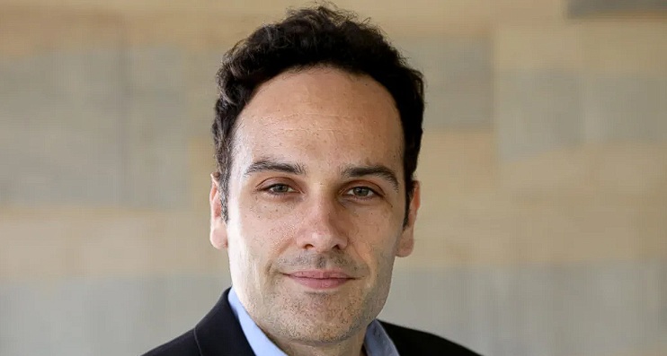 استخدام supercomputer الذكاء الاصطناعي في دراسة العين: مشروع EyeWarn