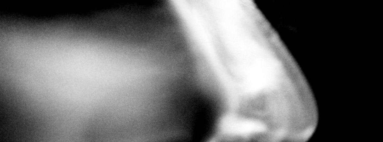 العدو الداخلي: الذكاء الاصطناعي كسطح للهجمات السيبرانية