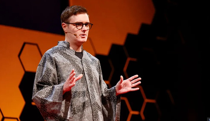 دعوة من رائد الذكاء الاصطناعي: المملكة المتحدة تحتاج إلى الشجاعة في سباق التكنولوجيا