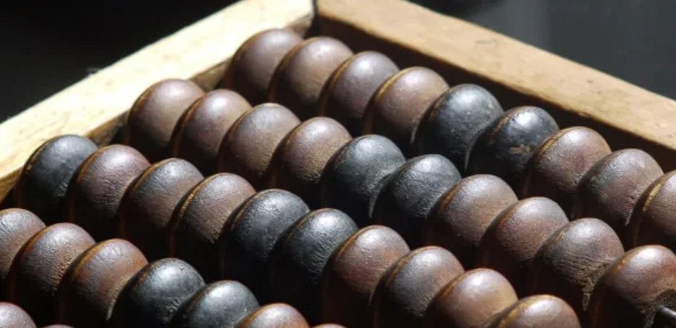 شركة Counterintuitive تطلق شريحة جديدة تهدف إلى تجاوز “فخ التوأم” في الذكاء الاصطناعي