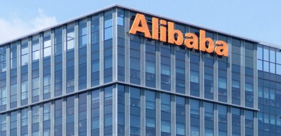 علي بابا تُطلق تحديثًا لروبوت الدردشة Qwen مع انخفاض أسعار النموذج