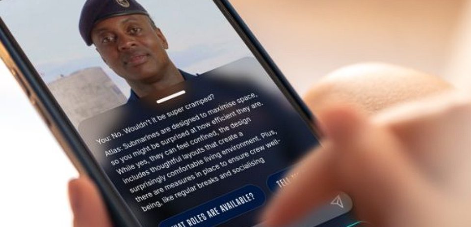 كيف تستخدم البحرية البريطانية الذكاء الاصطناعي لتقليل عبء عمليات التوظيف