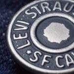 كيف تستخدم ليڤي شتراوس الذكاء الاصطناعي في نموذج الأعمال المباشر للمستهلك