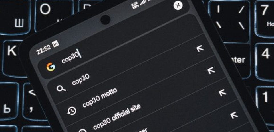 مخاطر بحث الذكاء الاصطناعي عبر الويب: كيفية تقليل تهديدات دقة بيانات الأعمال
