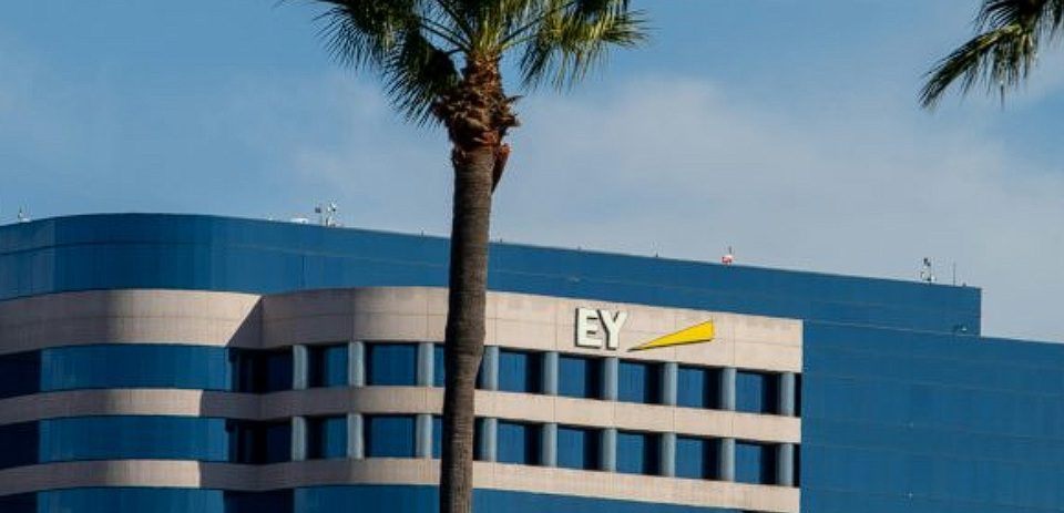 EY وNVIDIA: تمكين الشركات من اختبار وتطبيق الذكاء الاصطناعي الفيزيائي