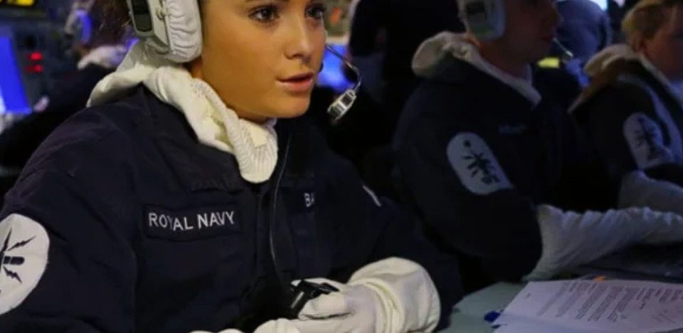 أهمية التعليم المستمر ومحو الأمية الرقمية في عصر الذكاء الاصطناعي