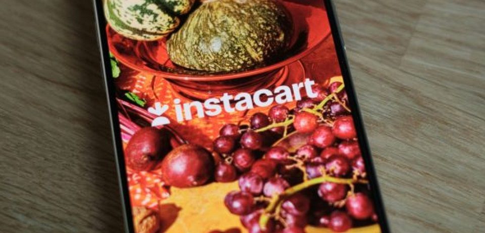 إنستاكارت تطلق عصر “التجارة الذكية”: أول دورة تسوق كاملة داخل واجهة ChatGPT