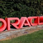 انخفاض أسهم Oracle بسبب مخاوف فقاعة الذكاء الاصطناعي بعد نتائج الأرباح المخيبة