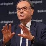 تحذير عاجل من بنك إنجلترا: الذكاء الاصطناعي سيُغيِّر سوق العمل جذرياً ويُهدد وظائف الشباب