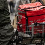 تعاون DoorDash وOpenAI: تسهيل التسوق من البقالة عبر ChatGPT