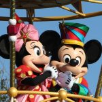 ديزني تدمج الذكاء الاصطناعي التوليدي في نموذج تشغيلها: استراتيجية ذكية لحماية الإبداع وتعزيز الإنتاجية