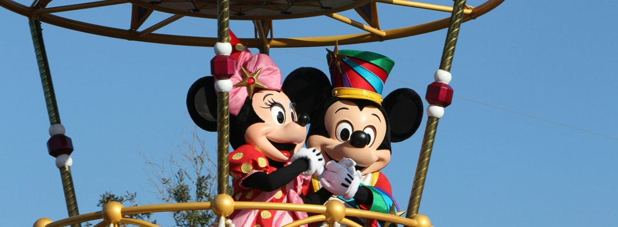 ديزني تدمج الذكاء الاصطناعي التوليدي في نموذج تشغيلها: استراتيجية ذكية لحماية الإبداع وتعزيز الإنتاجية