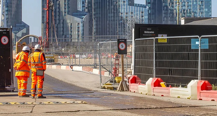 مراكز البيانات “الجائعة للطاقة” تعرقل بناء مساكن جديدة في لندن وتفاقم أزمتها السكنية