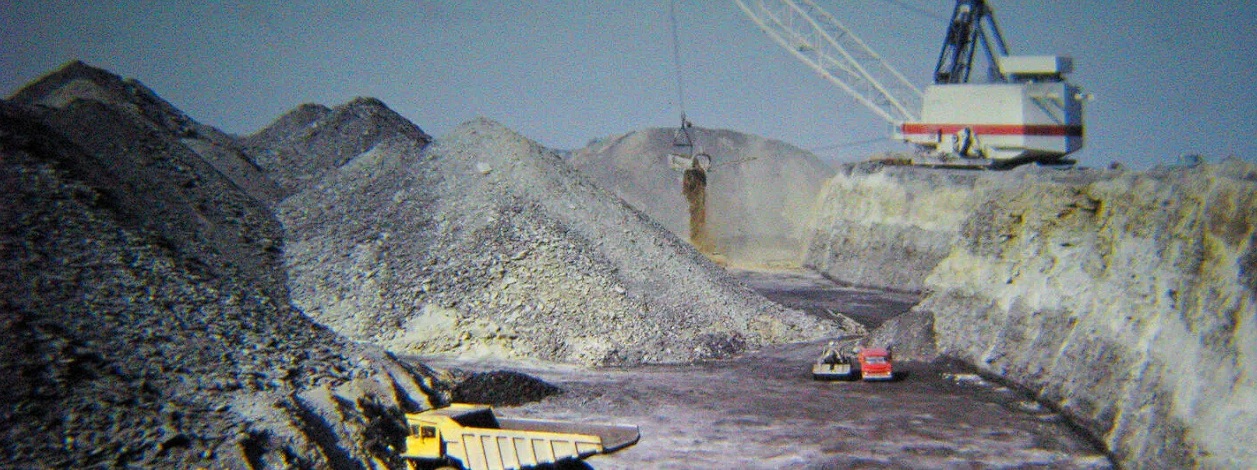 من المنجم إلى البيانات: كيف تحولت BHP الذكاء الاصطناعي إلى قدرة تشغيلية فعلية؟ | نموذج عملي للصناعات الثقيلة