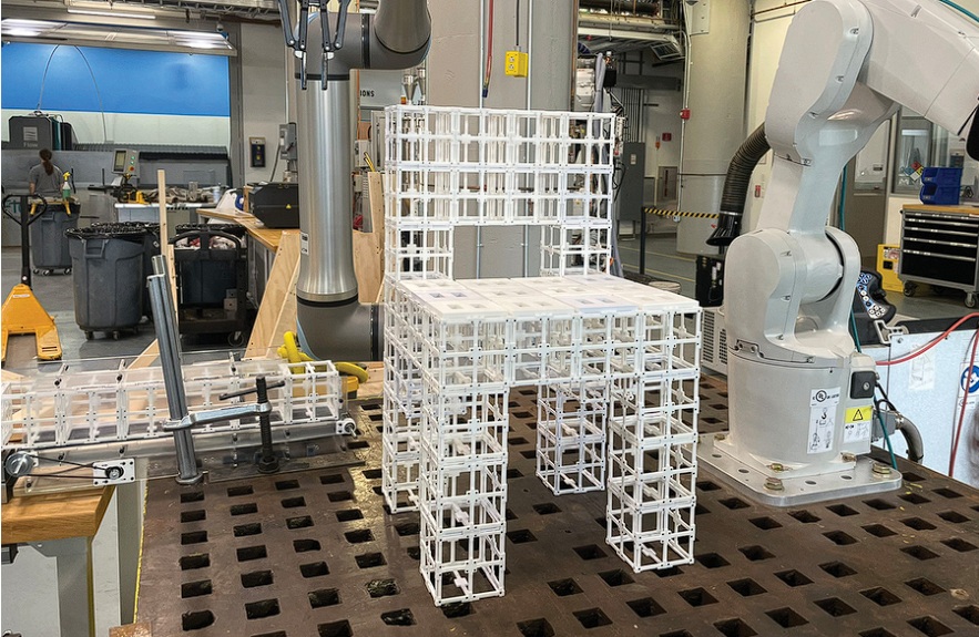 نظام ذكاء اصطناعي وروبوتي يحول الأوامر النصية إلى أثاث فعلي: ثورة في التصنيع الرقمي تخطي حواجز التصميم التقليدي