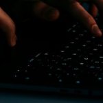 هجمات السيبرانية المدارة بالذكاء الاصطناعي: ما تحتاجه الشركات لمعرفته