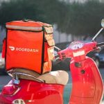 DoorDash تتخذ إجراءات ضد سائق استخدم صورة مولدة بالذكاء الاصطناعي لتزوير توصيل