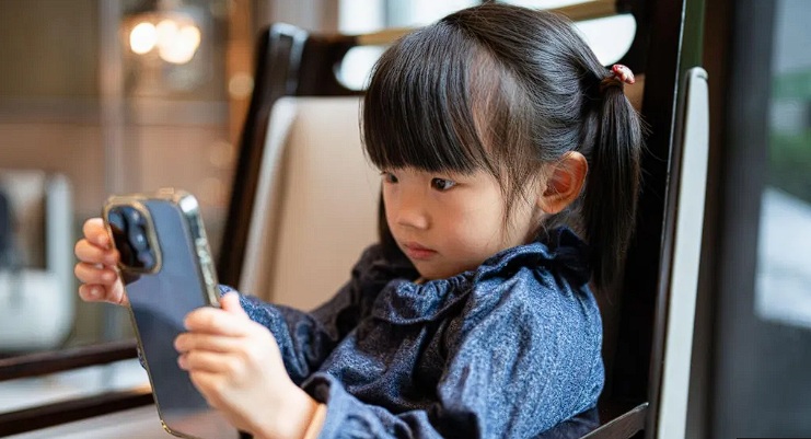 الصين تعلن عن لوائح جديدة صارمة للذكاء الاصطناعي لحماية الأطفال وضمان السلامة النفسية