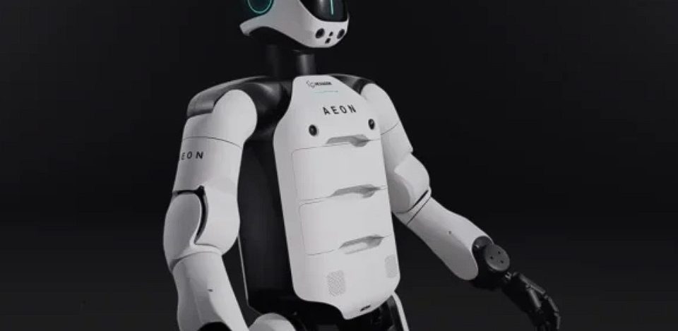 انطلاق الروبوتات البشرية في أماكن العمل: شراكة مايكروسوفت وهيكساجون