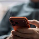 مواجهة الذكاء الاصطناعي الخبيث: بريطانيا تهدد بحظر “إكس” على خلفية صور “جروك” المُنشأة آلياً